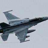  F-16  :       